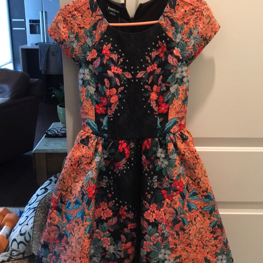 Short sleeved dress